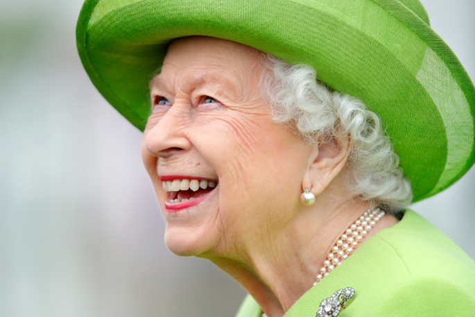 queen elizabeth smiling.jpg